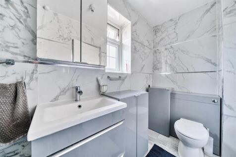 Family Bathroom: