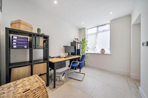 Study/Playroom: