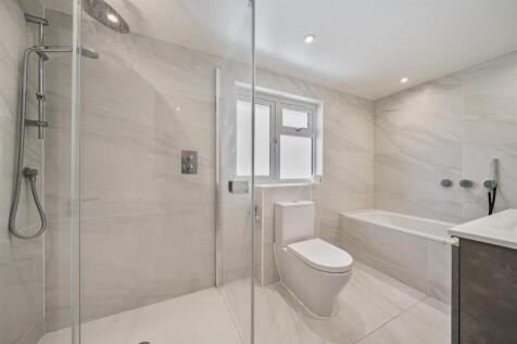 Family Bathroom: