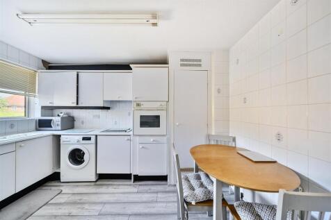 Kitchen: