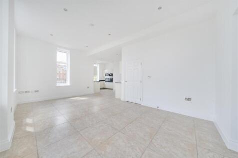 Living Room/Open Plan Kitchen: