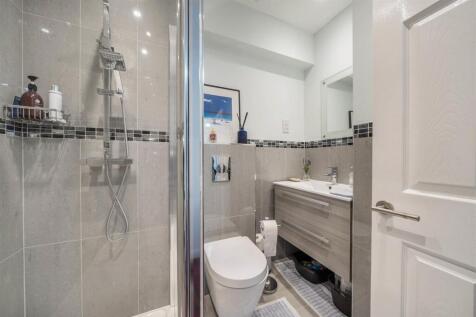 Family Bathroom: