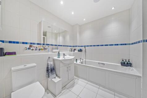Family Bathroom: