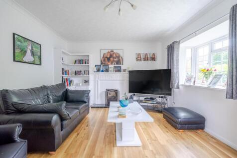 Living Room:
