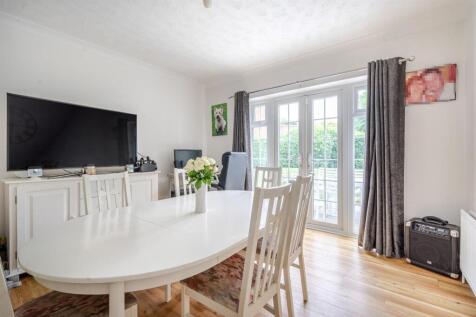 Dining Room: