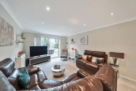 Living Room: