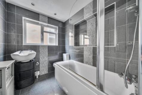 Family Bathroom: