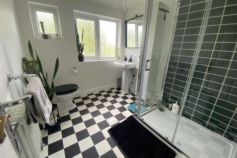 Shower Room: