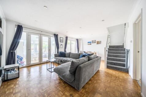 Living Room: