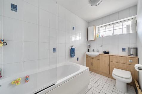 Family Bathroom: