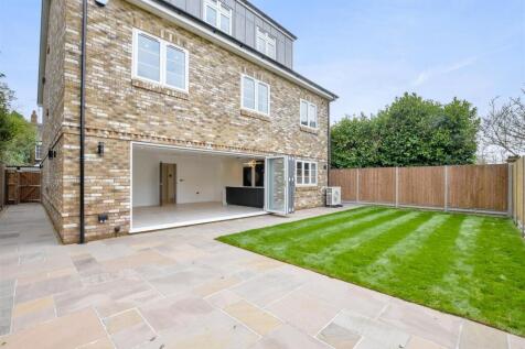 Garden/Exterior Rear: