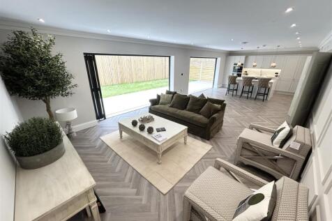 Open Plan Kitchen/Diner/Family Room: