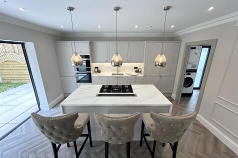 Open Plan Kitchen/Diner/Family Room: