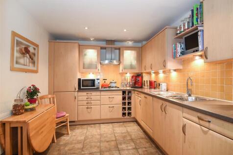 Kitchen: