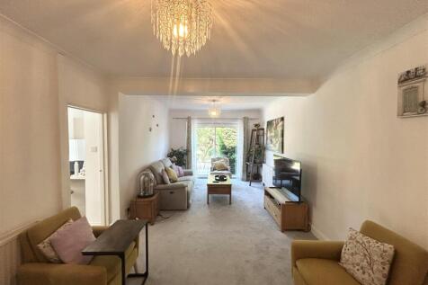Living Room: