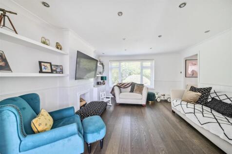 Livign Room: