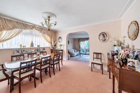 Dining Room: