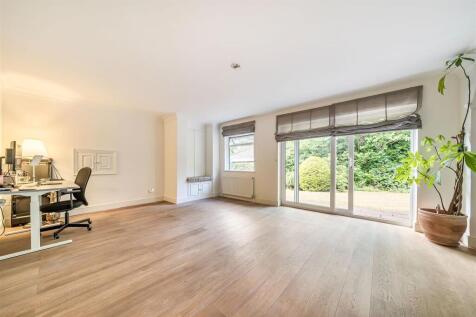 Living Room: