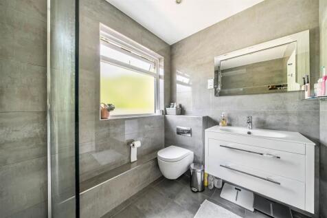 Family Bathroom: