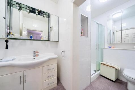 Shower Room: