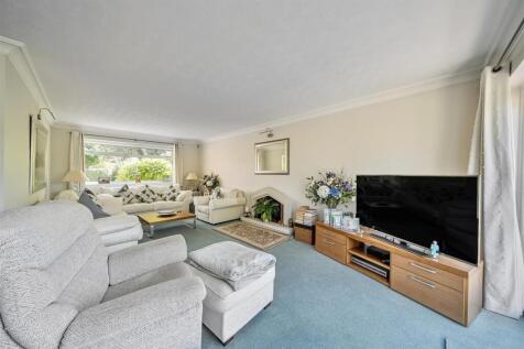 Living Room: