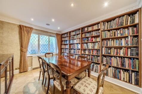 Dining Room: