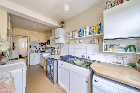 Kitchen: