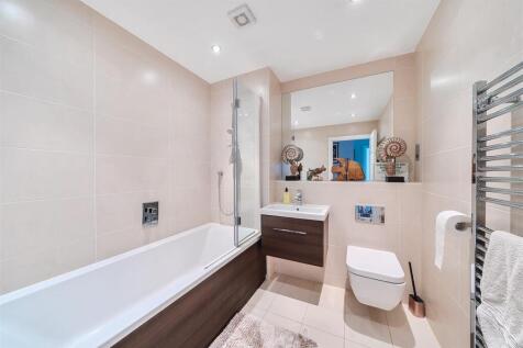 Family Bathroom: