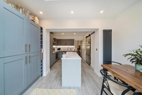 Kitchen/Breakfast Room/Morning Room:
