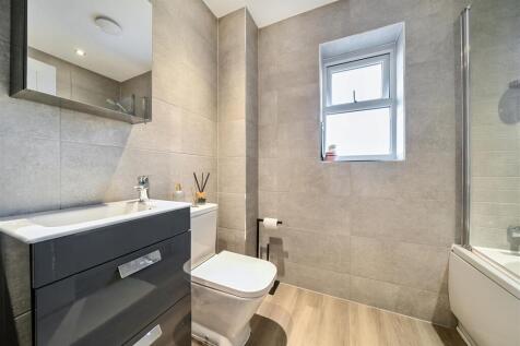 Family Bathroom: