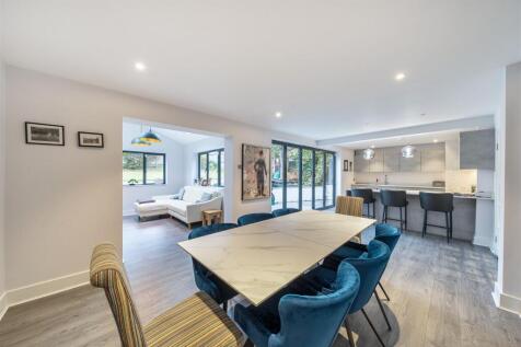 Open Plan Kitchen/Diner: