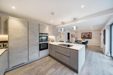 Open Plan Kitchen/Diner: