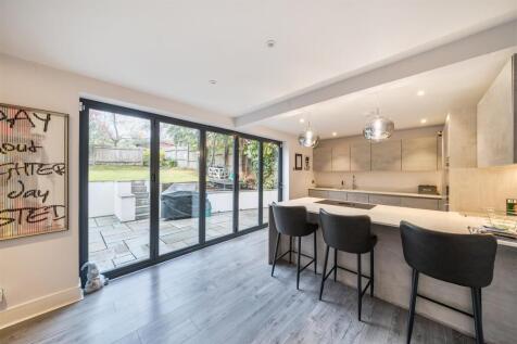 Open Plan Kitchen/Diner: