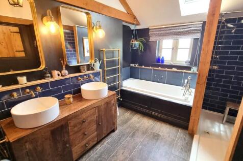 ensuite bathroom