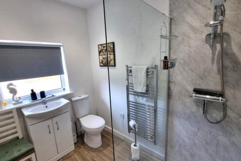 annex shower