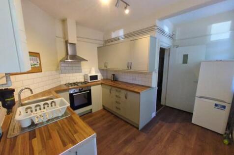 301A- Kitchen 1.jpg