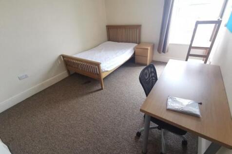 bedroom 11.jpg