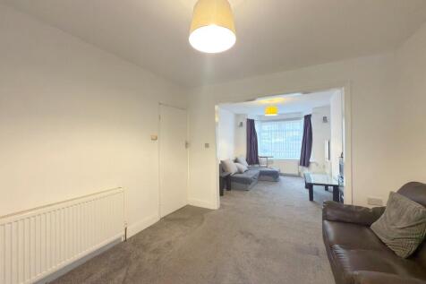 3 bed Terraced house to rent Bourne View, Greenfo