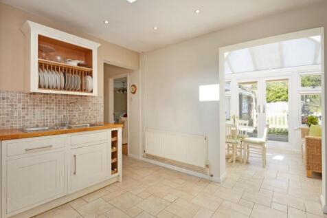 Kitchen / Dining