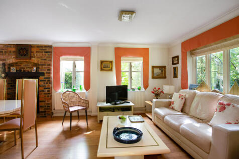 Dining/ Family Room
