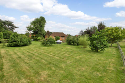 Garden / Rear Exterior