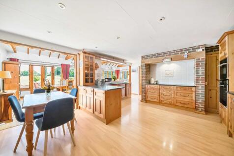 Kitchen / Breakfast Room