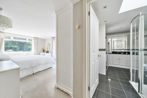 Bedroom / Kitchen