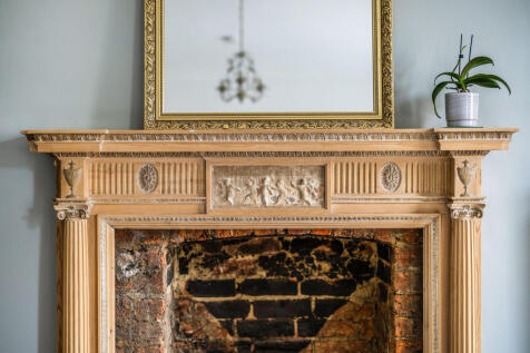 Fire place / Bedroom