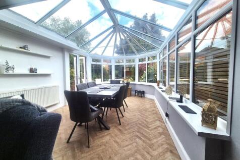 Conservatory / Dining area