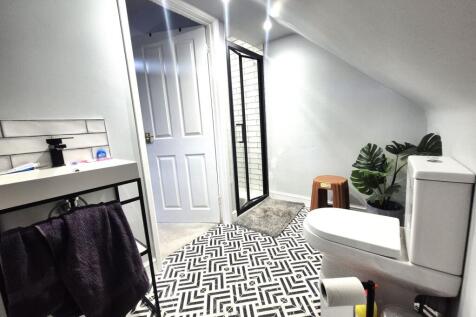 Ensuite (Bedroom 1)