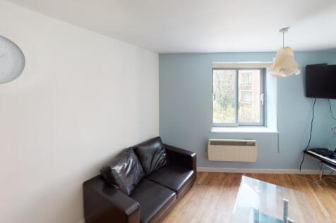 Flat-3-101-Queens-Ro