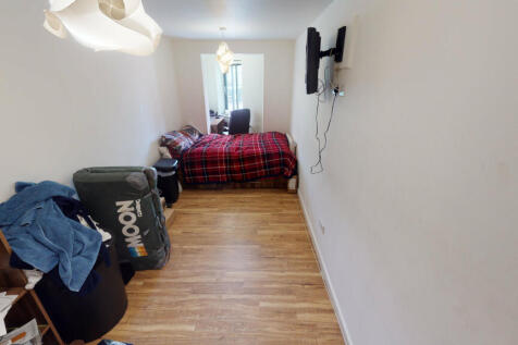 Flat-3-101-Queens-Ro