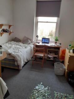 2FF, 104 WLR bedroom