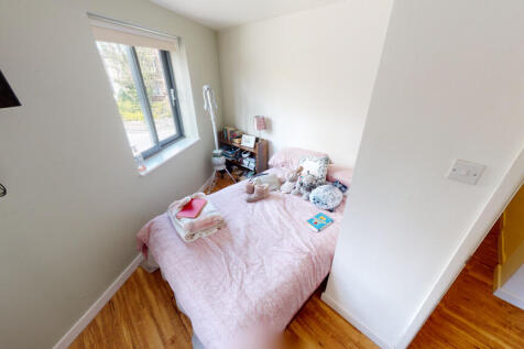 Flat-3-101-Queens-Ro